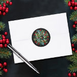 CHRISTMAS Berries Groen Zwart Ronde Sticker<br><div class="desc">Kleine ronde stickers hebben het woord KERSTMIS tussen bladeren en bessen op een zwarte achtergrond (of elke kleur),  elegant voor envelopzegels,  feestgunsten of elke kerstfeestdag. OVEREENKOMENDE objecten in ons collectie.</div>