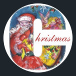 CHRISTMAS C BRIEF / SANTA MET GIFTS MONOGRAM RONDE STICKER<br><div class="desc">C initiaal letter bold kerstmonogram ontwerp. Kleurrijk,  fris en artistiek acrylschilderij voor Kerstmis. Santa Claus,  sneeuwwinternacht met bloemige ornamenten,  groene decoratieve planten,  holly bessen,  paddenstoelen,  poppen en speelgoed in de sneeuw door Bulgan Lumini (c) com</div>