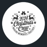 Christmas Crew Matching Family Reunion Graphic XMA Ronde Sticker<br><div class="desc">Kerst Crew Matching Familie Reünie Graphic Kerstvakantie</div>