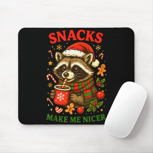 Christmas Funny Cute Feral Raccoon Snacks Make Me  Muismat (Met muis)