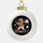 Christmas Gingerbread Man Sports Player Baseball  Keramische Bal Ornament (Voorkant)