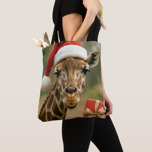 Christmas Giraffe With Holiday Gift Tote Bag (Dichtbij)