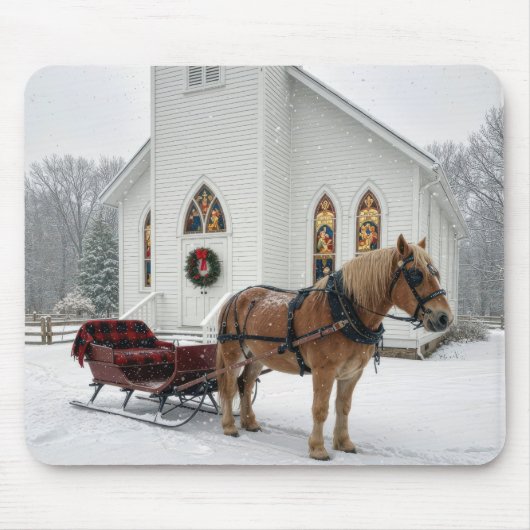 Christmas Horse-Drawn Sleigh Waiting By a Chapel Muismat (Voorkant)