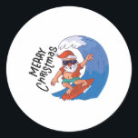 Christmas in July Ronde Sticker<br><div class="desc">Koel en grappig kerstontwerp met een illustratie van een grappige kerstman met een zonnebril die op een grote golf surft. Een perfecte wedstrijd voor Kerstmis in juli en voor echte Kerstmis in december.</div>