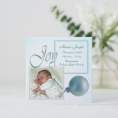Christmas Joy Baby Geboorteaankondiging Feestdagenkaart (Staand voorkant)