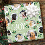 Christmas Joy Snowflake Schattigee Fotocollage Gro Cadeaupapier<br><div class="desc">Verspreid een beetje vreugde dit vakantieseizoen met aangepaste foto inpakpapier! Deze leuke kerst sjabloon toont zes van uw favoriete foto's, en is gepersonaliseerd met de naam van de ontvanger, uw familienaam, of het vakantiejaar. Een stijlvol, modern design met cirkelvormige lijsten tegen een feestelijke achtergrond van bladeren, bessen, sneeuwvlokken en sterretjes,...</div>
