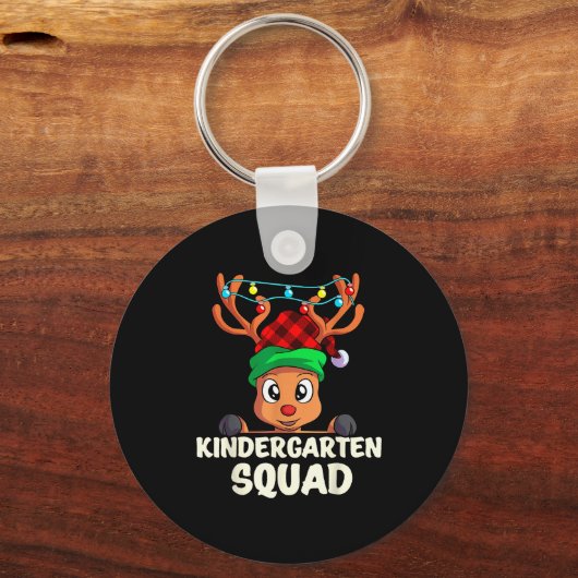 Christmas Kindergarten Squad Red Buffalo Plaid Rei Sleutelhanger (Voorkant)