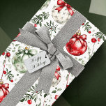 Christmas Mistletoe Bauble Greenery Cadeaupapier<br><div class="desc">Deze sierlijke waterverf Christmas Mistletoe Bauble Ornamenten en Greenery inpakpapier heeft prachtige takjes maretak tussen rode en groene hangende ornamenten,  ideaal voor een hartverwarmend geschenk dit vakantieseizoen!</div>