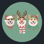 Christmas Pembroke Welsh Corgi Dogs Ronde Sticker<br><div class="desc">Schattigee illustratie van Pembroke Welsh Corgi honden gekleed in kerstkleding. Perfect voor dierenliefhebbers of dierenouders tijdens de feestdagen.</div>