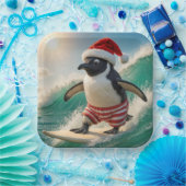 Christmas Penguin Surfing On an Ocean Wave Papieren Bordje (Feest)