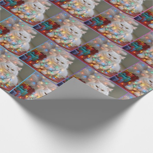 Christmas Persian Cat Tangled in Holiday Lights Cadeaupapier (Hoek)