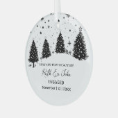 Christmas Pine Tree Beer Skiing Paar Verloving Glas Ornament (Voorkant links)