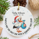 Christmas Pregnant onthult grappige aankondiging Keramisch Ornament<br><div class="desc">Deel het spannende nieuws dit vakantieseizoen met een vleugje humor! Dit keramische ornament met een kersteend met een baby-bundel is de perfecte manier om je zwangerschap op een leuke en feestelijke manier aan te kondigen. Met een speels ontwerp en aanpasbare tekst, is het een ideale aandenken voor familie en vrienden....</div>