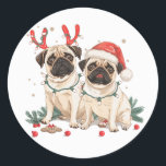 Christmas Pug Dogs Ronde Sticker<br><div class="desc">Schattigee illustratie van Engelse Bulldogs verkleed in Halloweenkostuums. Perfect voor dierenliefhebbers of hondenouders tijdens het Halloween-seizoen!</div>
