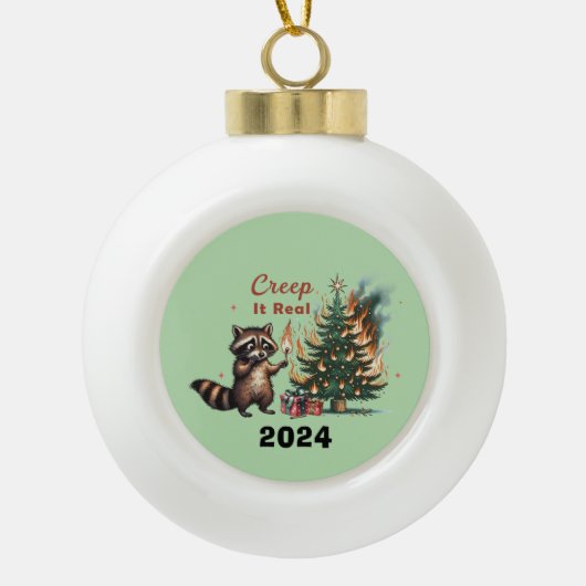 Christmas Raccoon Creep It Real Keramische Bal Ornament (Voorkant)