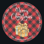 Christmas Red Buffalo Plaid Retouradreslabels Ronde Sticker<br><div class="desc">Creëer uw eigen Merry Christmas retour adreslabels met kerstcadeaus en een kalligrafie type lettertype op een rode buffel plaid achtergrond. Personaliseer deze rode geblokte Merry Christmas-labels eenvoudig met uw familienaam en adres.</div>