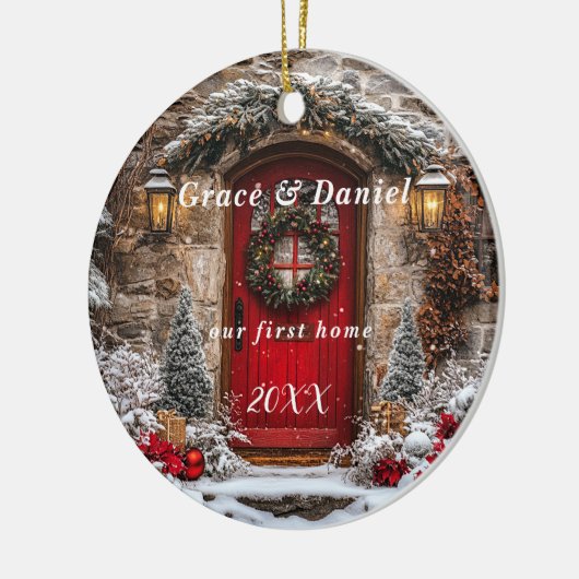 Christmas Red Door Wreath "Our First Home" Keramisch Ornament (Links)