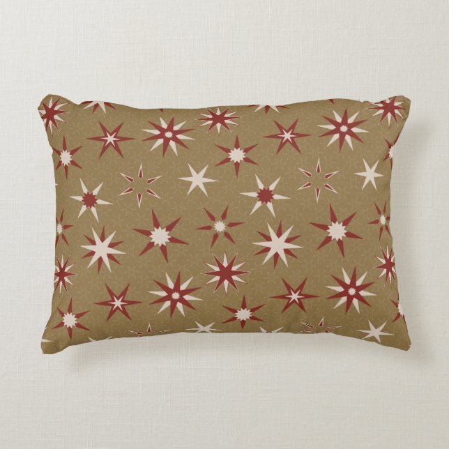 Christmas Red Geo Stars - op gouden patroon. Accent Kussen (Voorkant)