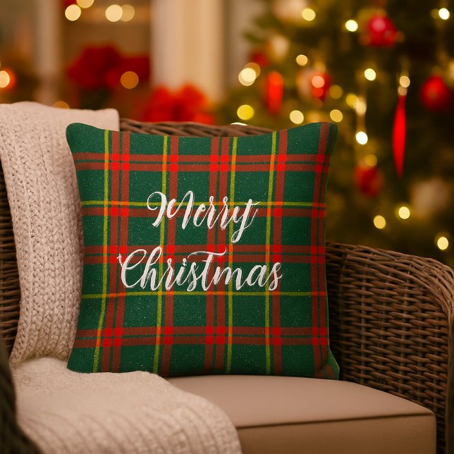 Christmas Red Green Tartan Buitenkussen (Red and green tartan porch or patio pillow with Merry Christmas  slogan. )