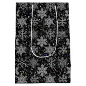 Christmas silver sparkle snow flakes medium cadeauzakje (Achterkant)