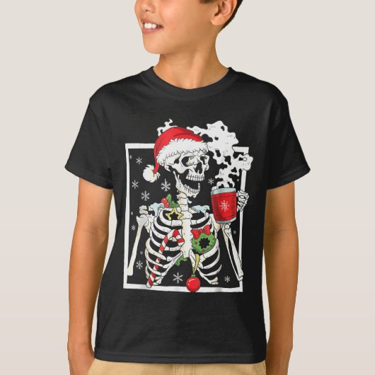 Christmas Skeleton With Smiling Skull Drinking Cof T-shirt (Voorkant)