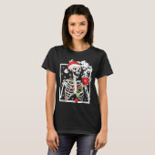 Christmas Skeleton With Smiling Skull Drinking Cof T-shirt (Voorkant volledig)