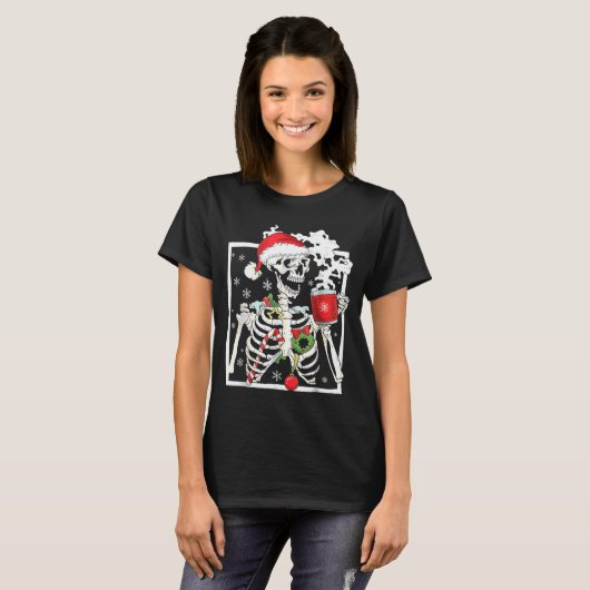 Christmas Skeleton With Smiling Skull Drinking Cof T-shirt (Voorkant volledig)