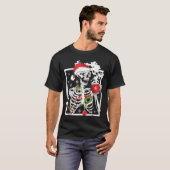 Christmas Skeleton With Smiling Skull Drinking Cof T-shirt (Voorkant volledig)