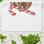 Christmas Sloth Hugging Candy Cane Classic T-Shirt Theedoek (Gevouwen)