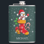 Christmas Snowman Candy Cane Heupfles<br><div class="desc">Deze schattige sneeuwman die een gezellige tijd in een kous heeft,  is perfect voor de koude winterdag of -nacht. U kunt de naam aanpassen door op de knop "personaliseren" te klikken om het uw eigen naam te maken</div>