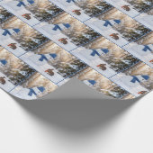 Christmas Snowman Scowling at a Rabbit Cadeaupapier (Hoek)