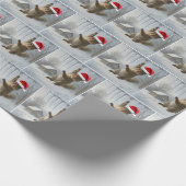 Christmas Squirrel Hanging From an Icicle Cadeaupapier (Hoek)