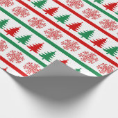 Christmas Tree and Snowflakes Print Wrapping Paper Cadeaupapier (Hoek)