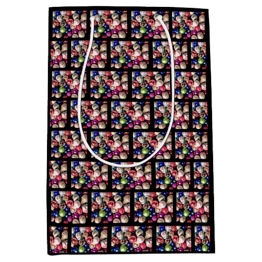 CHRISTMAS TREE ORNAMENTS  MEDIUM CADEAUZAKJE (Voorkant)