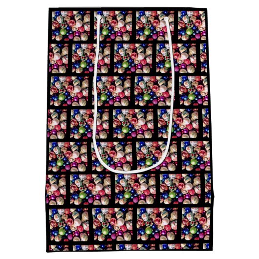 CHRISTMAS TREE ORNAMENTS MEDIUM CADEAUZAKJE (Achterkant)