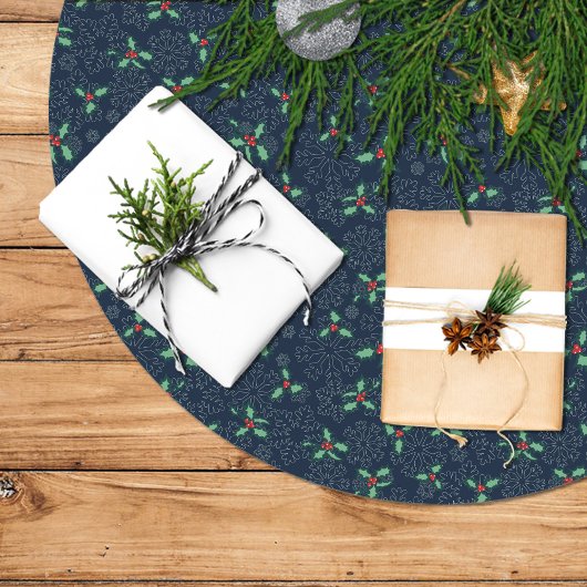 Christmas tree skirt, holly and snowflakes on blue kerstboom rok