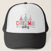 Christmas Vibes - Feestelijke boom ontwerp Trucker Pet (Voorkant)