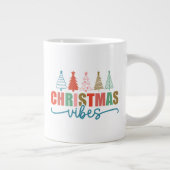 Christmas Vibes - Kleurrijke Vakantiebomen Ontwerp Grote Koffiekop (Rechts)
