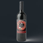 Christmas Wine Bottle Label Set Wijn Etiket<br><div class="desc">De Fles van de Kerstmiswijn Etiket Set. Deze set wijnetiketten is de perfecte manier om een traditioneel wintervakantiegeschenk te personaliseren. Het ontwerp heeft een kerstkrans op een houten poortachtergrond. Pas het label aan met jouw naam.</div>