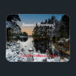 Christmas Winter Scottish Loch Magneet<br><div class="desc">Een Schotse Schilderachtig winterkerstmagneet van een magisch Schots loch in het Rothiemurchusbos in het Cairngorms National Park, tijdens een prachtige winterzonsondergang. Een gebied van uitzonderlijke natuurlijke schoonheid. De kaart is voorzien van een loch omgeven door een besneeuwd dennenbos De fotografie werd verzorgd door Reg K Atkinson @ Redbubble. Kan worden...</div>