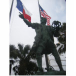 Christopher Columbus Staand Fotobeeldje<br><div class="desc">Een beeld van het standbeeld van Christoffel Columbus in de baai van Corpus Christi, Texas. Het was bekend dat Columbus zijn geloof uitdrukte met het citaat: "Ik ben een opmerkelijk zondebok, maar ik heb de Heer gehuild voor genade en genade, en ze hebben me volledig bedekt. Ik heb de liefste...</div>
