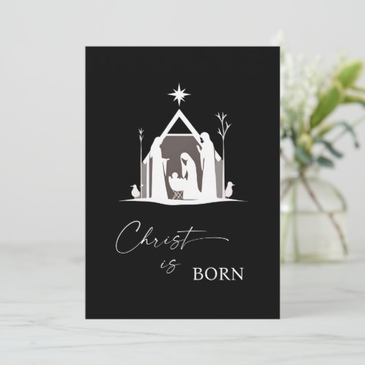 Christus is geboren met witte kerststal zwarte ker feestdagenkaart (Staand voorkant)