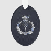 Chrome achtige koolstofvezel print Scottish Thistl Ornament (voorkant)