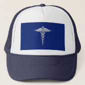 Chrome als het medische symbool van Caduceus op bl Trucker Pet (Voorkant)