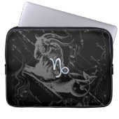 Chrome als Steenbok Sterrenbeeld op Hevelius Laptop Sleeve (Voorkant)