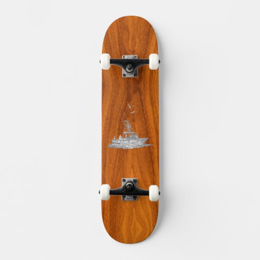 Chrome als Vissende boat op het houtsdek van Teak Skateboard (Voorkant)