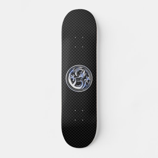 Chrome in Dragon badge on Carbon Fiber Print Persoonlijk Skateboard (Voorkant)