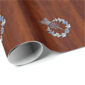 Chrome like Mahogany Wood Grain Scottish Thistle Cadeaupapier (Rol Hoek)