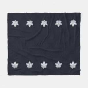 Chrome Like Maple Leaf on racy Carbon Fiber Print Fleece Deken