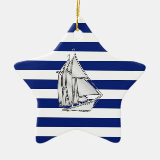 Chrome like Sailboot on Nautical Stripes Keramisch Ornament (Voorkant)